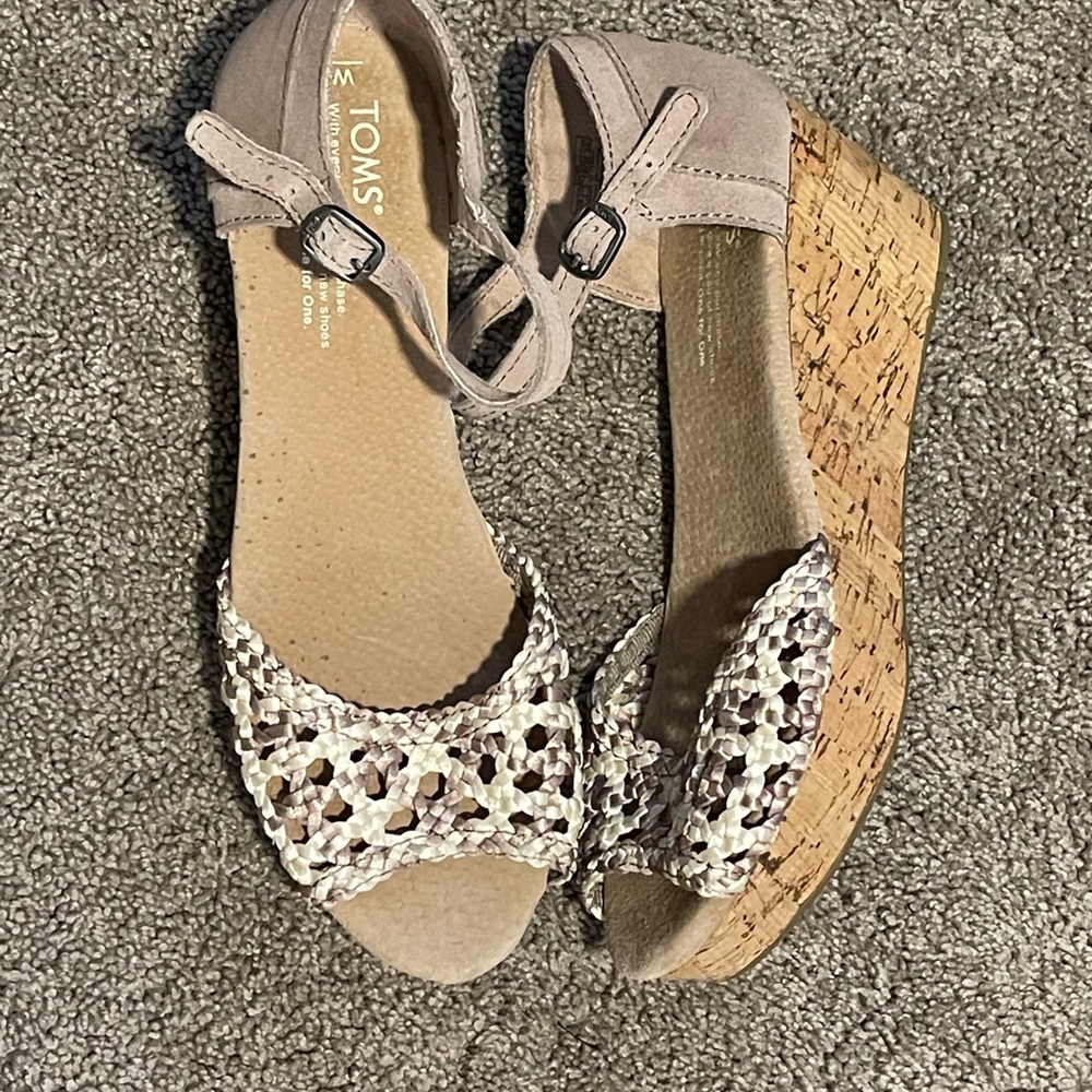 Toms wedge sandal size 7